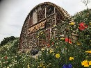 Zeď živé přírody Farm Frites je otevřená pro včely