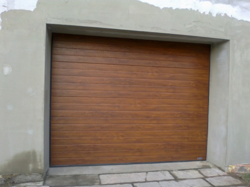 Sekční garážová vrata výsuvná TRIDO Easy