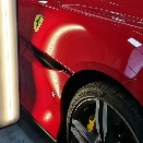 Náročná oprava bez poškození laku na hliníkovém dílu Ferrari Portofino