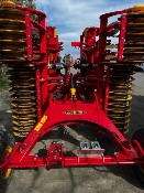 Zpracování půdy VADERSTAD Carrier XL 425
