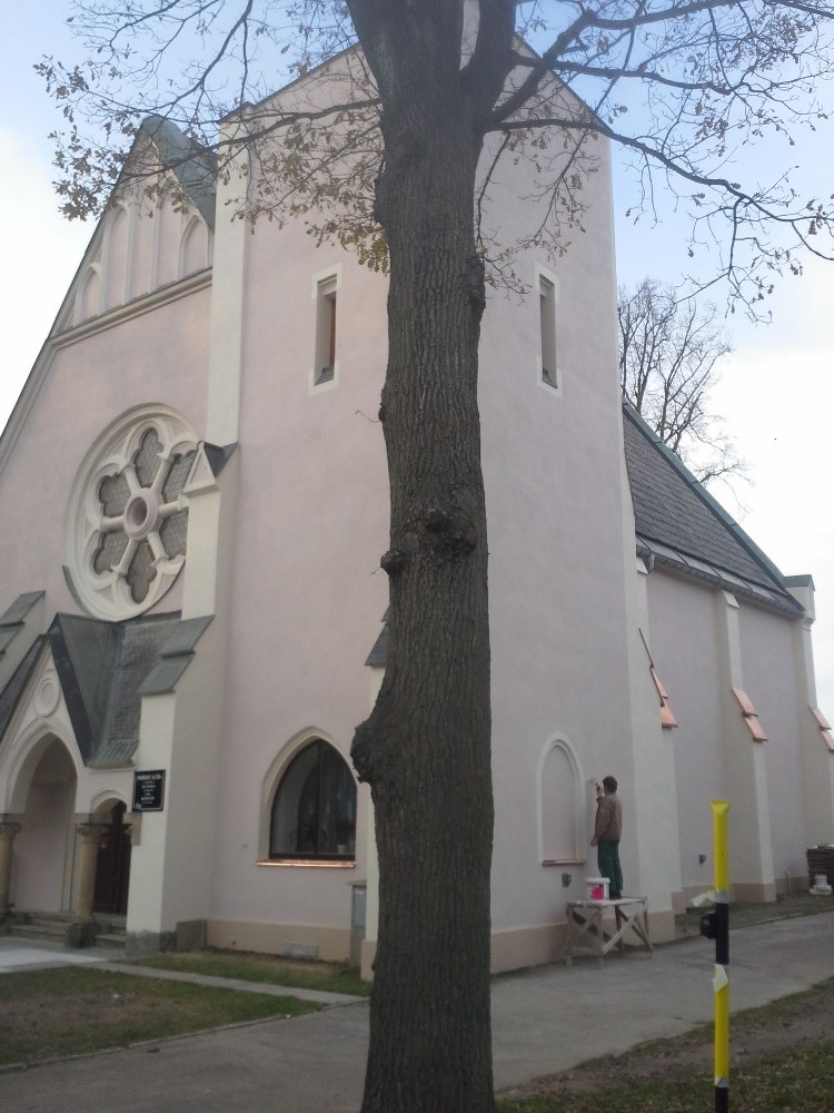 fasáda - husitský kostel Králíky