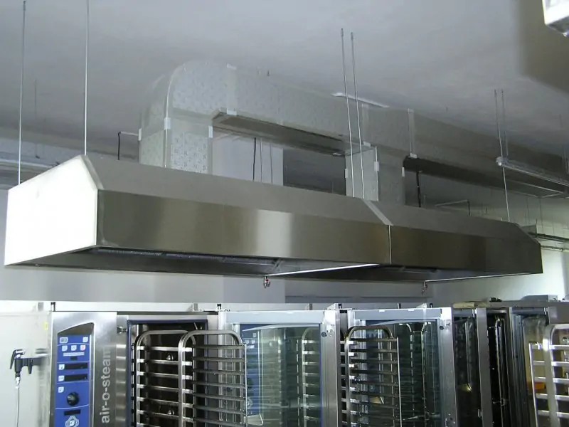 Realizace Rekonstrukce VZT zařízení kuchyní 1. ZŠ Ostrov nad Ohří
