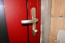 Detail červené dveře