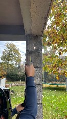 Čištění pískovcové podezdívky, obkladů sloupů Čištění pískovcové podezdívky, obkladů sloupů