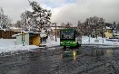 Město v zimě zastávka autobusu Město v zimě zastávka autobusu