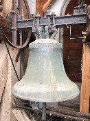 Zvon v kostelní věži