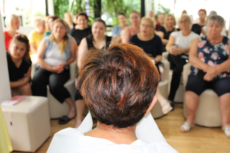 Krátký střih, melír Krátký střih, melír