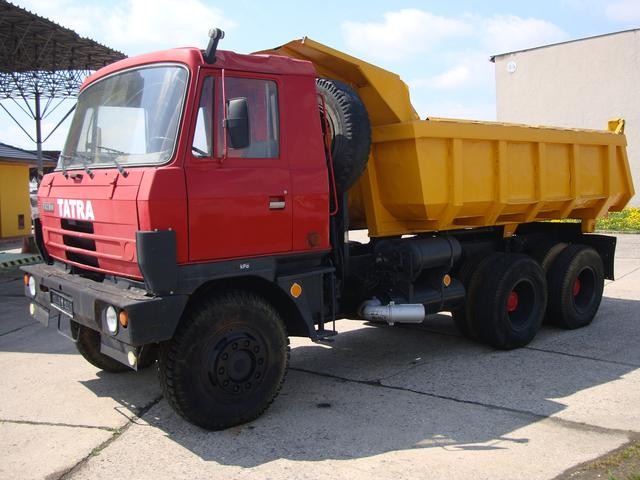 Tatra 815 nákladní vůz S1jednostranná sklápěčka