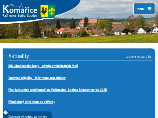 obec komařicese nachází v okrese české budějovice, kraj jihočeský, zhruba 8 km severozápadně od trhových svin a 12 km jihovýchodně od českých budějovic.