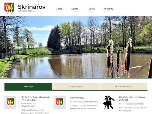 skřinářov je malá obec ležící ca 12 km východně od velkého meziříčí a ca  10 km severovýchodně od velké bíteše.

nachází se  v jižní části českomoravské vrchoviny, čemuž odpovídá nejen nadmořská výška obce 560 metrů , ale i ráz okolní krajiny. skřinářov je obklopen kopcovitou krajinou ( na skalách 654 m.n.m, malý kamenný vrch 592 m.n.m., svatá hora 679 m.n.m) s poměrně hustým zalesněním v blízkém okolí.