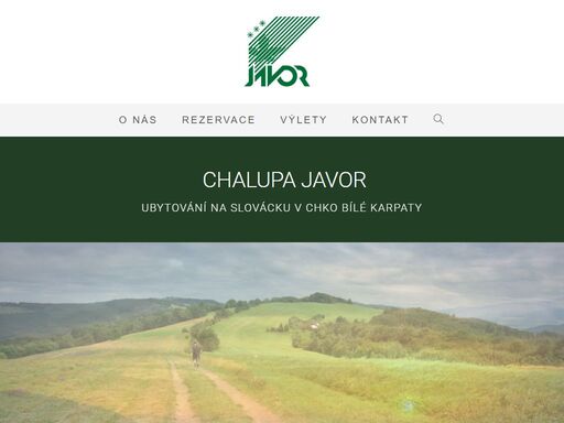 chalupa javor nabízí ubytování pro 8 osob v chko bílé karpaty. 2 pokoje, společenská místnost, kuchyňka, wifi a multifunkční zahrada s bazénem.