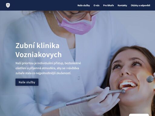 náš tým tvoří zkušení lékaři a dentální hygienistky, kteří se pravidelně vzdělávají a sledují nejnovější trendy v oboru.