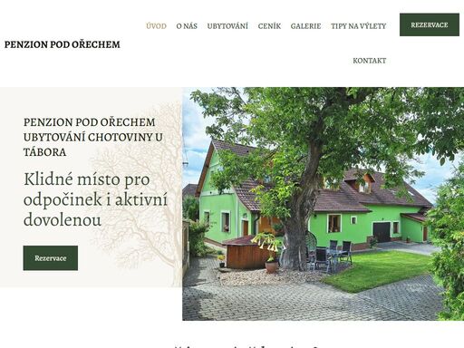 poskytuje ubytování až pro 20 osob v 9 pokojích. ??vhodné jak pro jednotlivce, tak pro rodiny s dětmi nebo partu přátel.