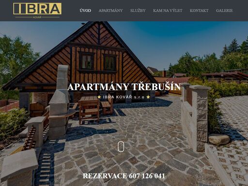 užijte si příjemné ubytování v apartmánech ibra kovář v třebušíně, vzdáleném 12 km od litoměřic. nabízíme dva komfortní apartmány - větší apartmán s dvěma dvoulůžkovými ložnicemi a podkrovní ložnicí se čtyřmi lůžky, a menší apartmán s jednou dvoulůžkovou ložnicí. obě jednotky jsou plně vybavené, včetně venkovního posezení s grilem a domácí udírnou, sauny a vířivky. v ceně ubytování jsou zahrnuty veškeré energie, voda, wellness vybavení a úklid. v letní sezóně je možný týdenní pobyt, mimo sezónu je minimální délka pobytu dva dny. rezervujte si nyní a zažijte skvělý pobyt v malebném prostředí českého středohoří.