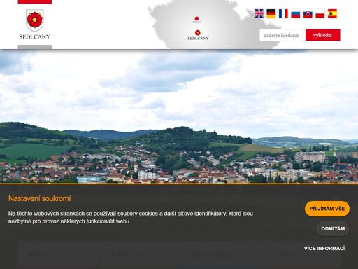 sedmitisícové město ležící ve středním povltaví asi 60 km jižně od prahy. sedlčany mají dalších 9 částí obce: doubravice, hradišťko, libíň, oříkov, sestrouň, solopysky, třebnice, vítěž, zberaz.nejcennější stavební památkou je chrám sv.