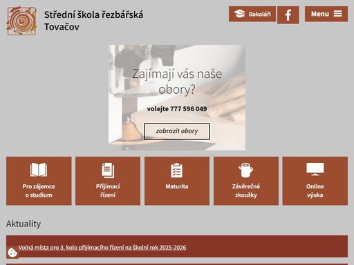 v naší škole se vyučuje učební obor truhlář, truhlářské práce zaměřené na zpracování dřeva, studijní obor uměleckořemeslné zpracování dřeva se zaměřením na práce řezbářské a obor design interiéru a nábytku zaměřený na návrhy interiéru a nábytku.