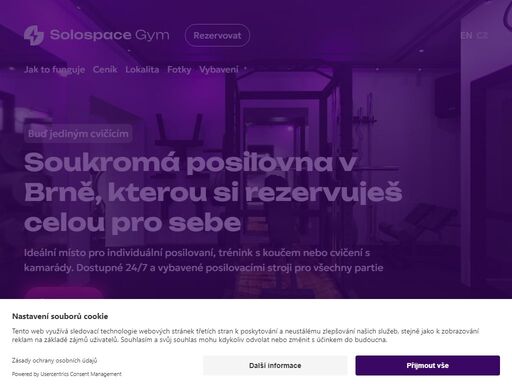 plně vybavená posilovna rezervovaná pouze pro tebe. využij nepřetržitý přístup pro soustředěnou, nepřerušovanou fitness cestu