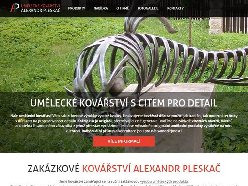 kovářství, zakázkové kovářství, umělecké kovářství, kované brány, kované mříže, kované ploty, kovaný nábytek, krbové nářadí, bytové doplňky, kované svícny, kované lampy, kované lustry