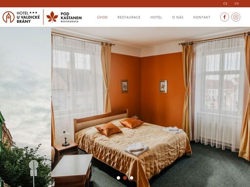 hotel u valdické brány v historickém centru jičína je vybaven 16 pokoji od dvoulůžkových až po čtyřlůžkové a nabízí ubytování pro firemní hosty i pro rodiny s dětmi. součástí hotelu je restaurace pod kaštanem umožňující celodenní stravování.