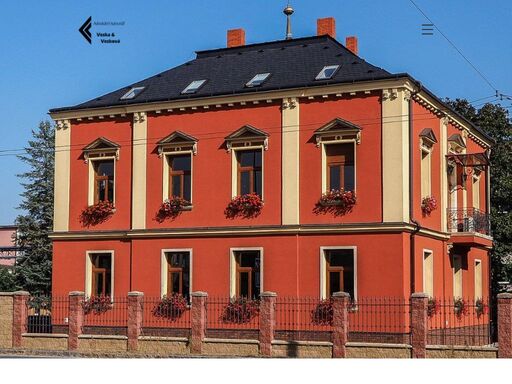 advokátní kancelář poskytuje právní podporu tuzemským a zahraničním klientům ve všech oblastech práva, zajištění smluvní agendy, včetně agendy nemovitostí, kompletní podporu obchodních aktivit klientů, vymáhání pohledávek, zastupování v soudních sporech a správních řízeních. kancelář úzce spolupracuje s daňovými poradci a notáři, v případě potřeby se znalci z různých oborů.
