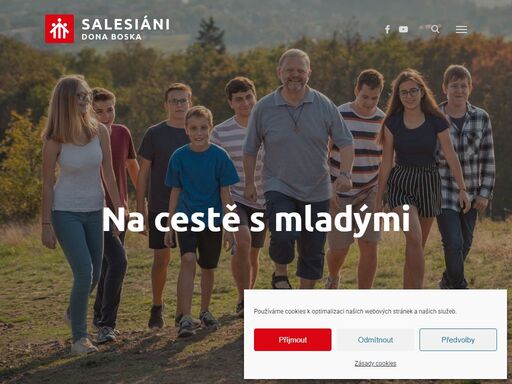 na cestě s mladými.