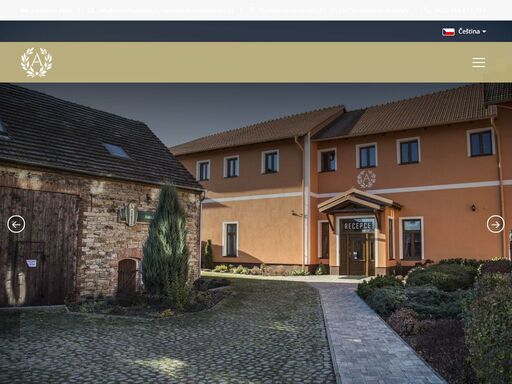 hotel amálka je umístěný na návsi klidné malebné vesničky straškov-vodochody vzdálený 7 km od roudnice nad labem a 20 min jízdy od prahy. v blízkosti hotelu je řada významných českých památek jako je například hora říp.