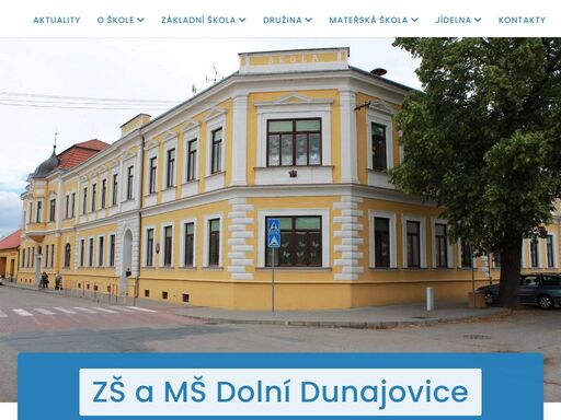 jsme úplnou základní školou s 1. až 9. ročníkem. dále k nám patří mateřská škola, která se nachází asi 100 m od naší budovy a hned za ní je školní jídelna se dvěma odděleními školní družiny.