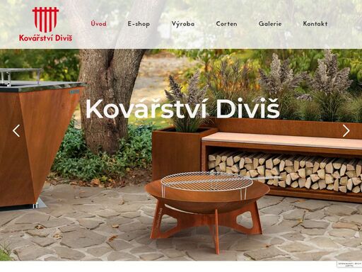 specialista na cortenovou ocel 

máme mnohaleté zkušenosti se zakázkovým kovářstvím a zámečnictvím.   
s mnohaletými zkušenostmi v zakázkové kovovýrobě se nyní specializujeme především na výrobu z cortenové oceli. naše produkty vynikají kvalitou a jedinečným designem, který corten nabízí díky svému specifickému vzhledu a odolnosti. v naší dílně nedaleko hradce králové vyrábíme široké