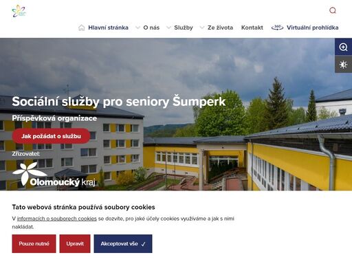 naší cílovou skupinou jsou převážně senioři. služby poskytujeme v co nejvyšší možné kvalitě. přitom se snažíme našim uživatelům vytvořit příjemné a bezpečné prostředí podobné životu ve vlastní rodině. 