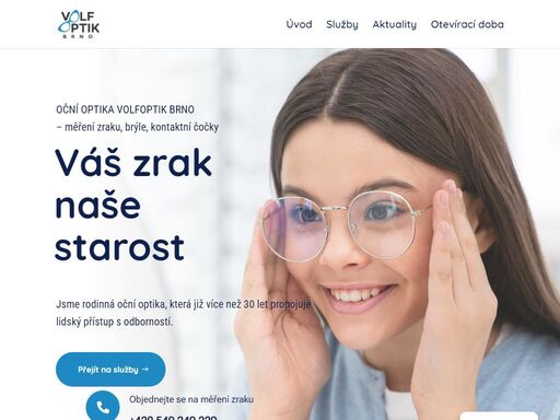 rodinná oční optika v brně. odborné měření zraku, multifokální a kancelářské brýle, kontaktní čočky a rychlý zábrus ve vlastní dílně.