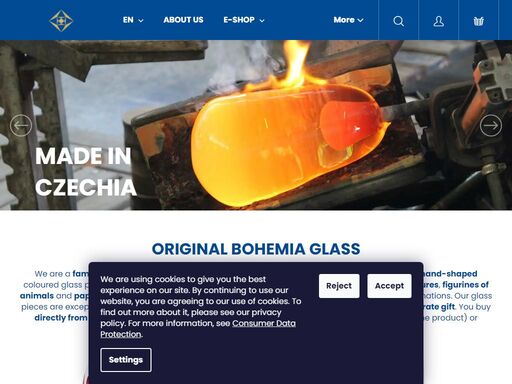 here you will find art hand-blown glass vases, glass sculptures of animals and paperweights as personal gifts, home decoration or corporate gifts. family glassworks from the czech republic.