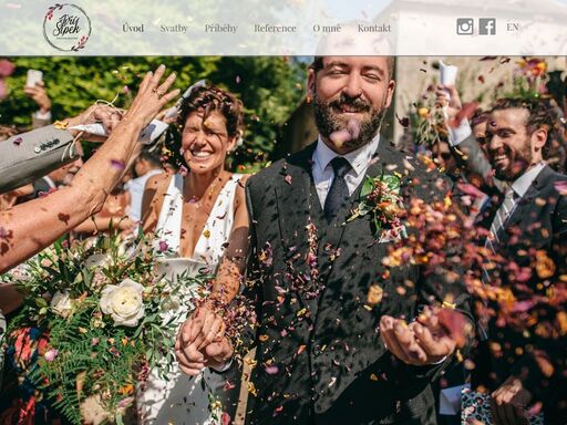 jsem vypravěč, spisovatel, snílek, svatební, portrétní a reportážní fotograf. cestuji po celém světě abych napsal skutečný příběh vašeho života.