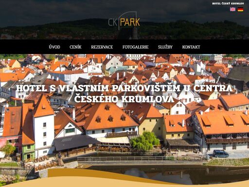ubytování,český krumlov,hotel,pokoje,parkoviště  hotel s vlastním parkovištěm se nachází v českém krumlově, na okraji historické části města. je umístěn přímo u řeky vltavy a svým hostům poskytuje ničím nerušený pobyt. pěší chůzí se romantickými uličkami a nebo přes krásný městský park dostanete do centra krumlova za méně než 10 minut.