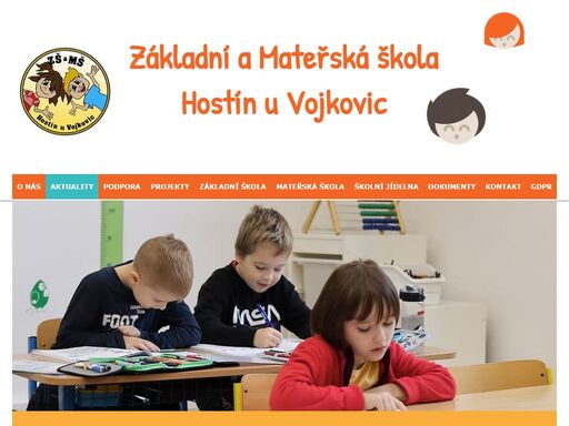  základní škola hostín u vojkovic. v současné době se zde vyučuje 5 ročníků základní školy ve třech třídách. dále je v budově školy mateřská škola a školní jídelna včetně kuchyně. www.zsamshostin.cz