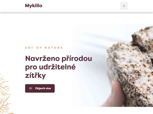 pěstujeme mycelium, zkoumáme, vyvíjíme a vyrábíme udržitelný materiál především pro stavebnictví, oblast bytového i módního designu. přicházíme s racionální udržitelností.