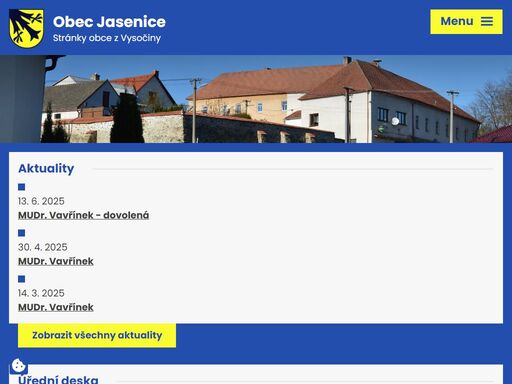 obec jasenice na vysočině je pozoruhodná existencí dvou velmi starobylých, původně pozdně románských církevních architektur – kostela sv. klimenta na návrší nad obytnou zástavbou a kaple sv. máří magdaleny uprostřed vesnice.