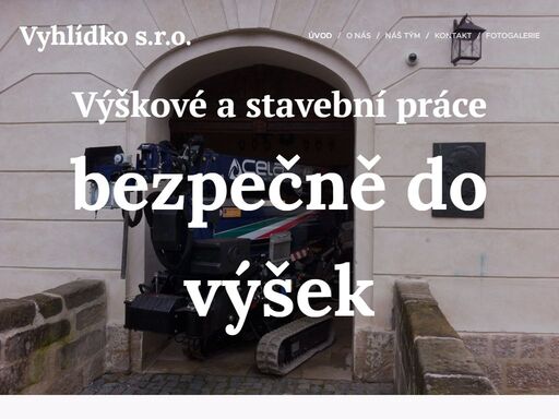 speciální výškové práce za pomocí samohybné plošiny cela dt 25. je speciální pásová plošina určená pro práci jak v terénu, ve městech tak především v uzavřených prostorách - jako jsou například: bazény, kostely, katedrály, divadla, moderní objekty, haly, továrny a jiné...