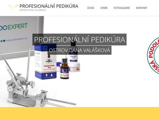 profesionální pedikúra nabízí své podologické služby v podologickém zařízení ve městě ostrov