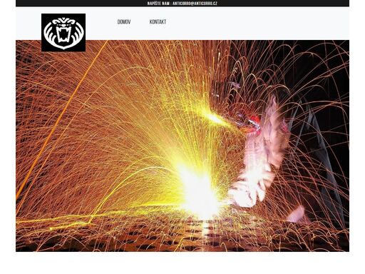 scarica gratis il nostro template html/css garage. se avete bisogno di un design per il vostro sito web garage puo fare per voi. web domus italia