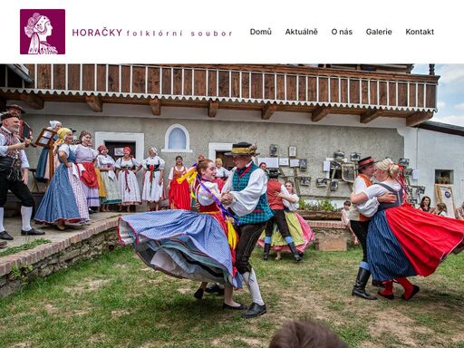 folklórní soubor horačky se zabývá zpěvem lidových a zlidovělých písní z podještědí a udržováním tradice podještědského kroje, zvyků, nářečí a tance.
