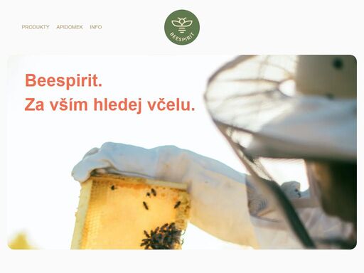 vyrábíme lahodné medy, fermentujeme přírodní bylinné čaje a pronajímáme apidomek. s respektem a s láskou ke včelám, ke krajině a k sobě navzájem.