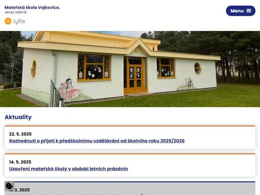 mš vojkovice, okres mělník nabízí moderní zázemí, dvě třídy pro 43 dětí a školní zahradu. v roce 2022 byla rozšířena kapacita i školní kuchyně.