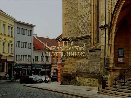 sháníte luxusní ubytování v okolí loun? navštivte náš hotel a dopřejte si přepychu moderního ubytování za skvělé ceny. vhodné pro rodiny, páry i jednotlivce