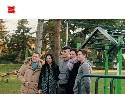 kalistenika je cvičení, které se zaměřuje na využití vlastní váhy těla, bez nutnosti speciálního vybavení. 