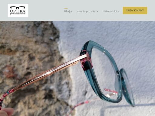 optika pod andělíčkem se nachází v širším centru města volyně na frekventované trase strakonice–vimperk s možností parkování přímo před provozovnou. optika nabízí brýlové obruby v široké škále a dioptrická skla renomovaných značek, rovněž aplikaci kontaktních čoček. kontrolu zraku provádí zkušený optik – optometrista. po domluvě je možné se objednat i mimo běžnou otevírací dobu.