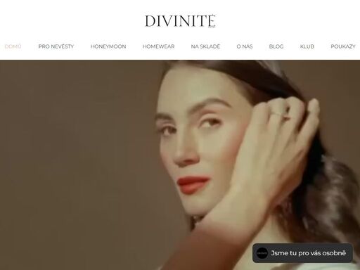 divinité – česká značka luxusních svatebních županů, hedvábných pyžam a elegantních doplňků pro nevěsty i ženy, které si potrpí na styl, ženskost a nezapomenutelné chvíle.