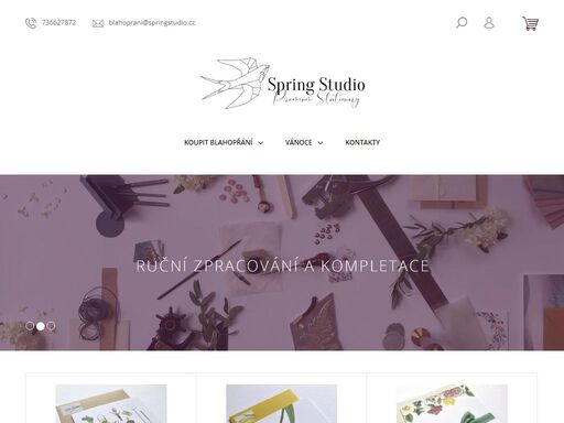 kdo jsme?. jsme grafické studio, zabýváme se návrhem a výrobou prémiových tiskovin. využíváme všechny moderní technologie - speciální digitální tisk, slepotisk, horká fóliová ražba, letterpress, kaligrafie, ruční kompletace, individuální zdobení pomocí pečetí, provázků a stuh.
 
veškeré naše návrhy a výroba…