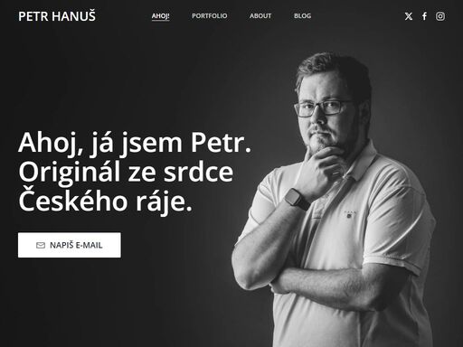 ahoj, pomůžu ti s grafikou nebo s www stránkou. nakopnu ti sociální sítě. společně vdechneme tvé značce nový život.
