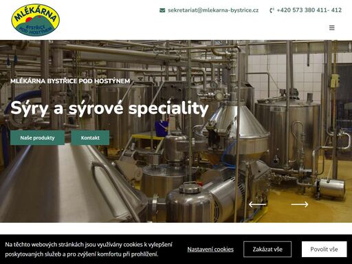 naše moderní mlékárna má 100 zaměstnanců a zpracovává cca 34 mil. litrů mléka ročně. vyrábíme sýry, sýrové speciality, tvaroh a měkké sýry.