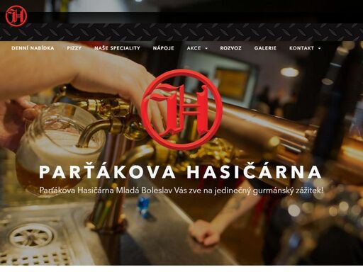 přijďte k nám na poctivou porci pečeného kolene, sami, s partnerkou nebo s partou kamarádů. 
vaše kolínko pečeme denně 5 hodin při maximální teplotě 150°c. pečinku pro vás připravujeme vždy ze zadního kolene s talířovým řezem. před samotným pečením je každá porce naložena 24 hodin v našem originálním česnekovém láku. 
k tomu si klidně dejte jedno naše tankové, poctivě ošetřené pivo a vsadíme se s vámi, že po takové baště u jednoho nezůstanete.